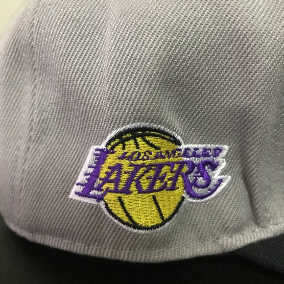 New era LA Lakers snap back. New - Picture 3 of 3